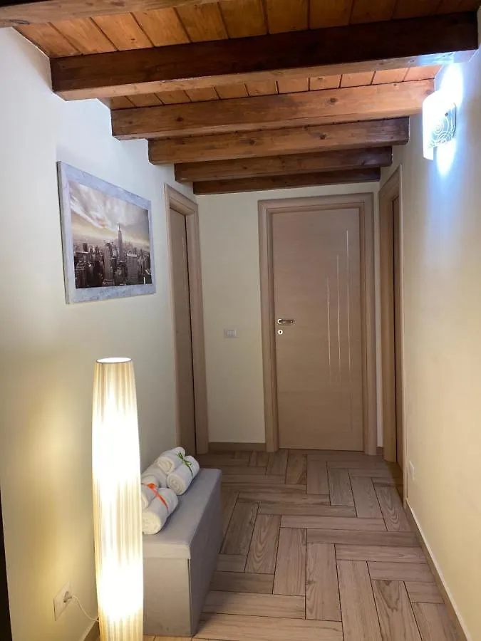 The “B” House Apartment Catania 0*,