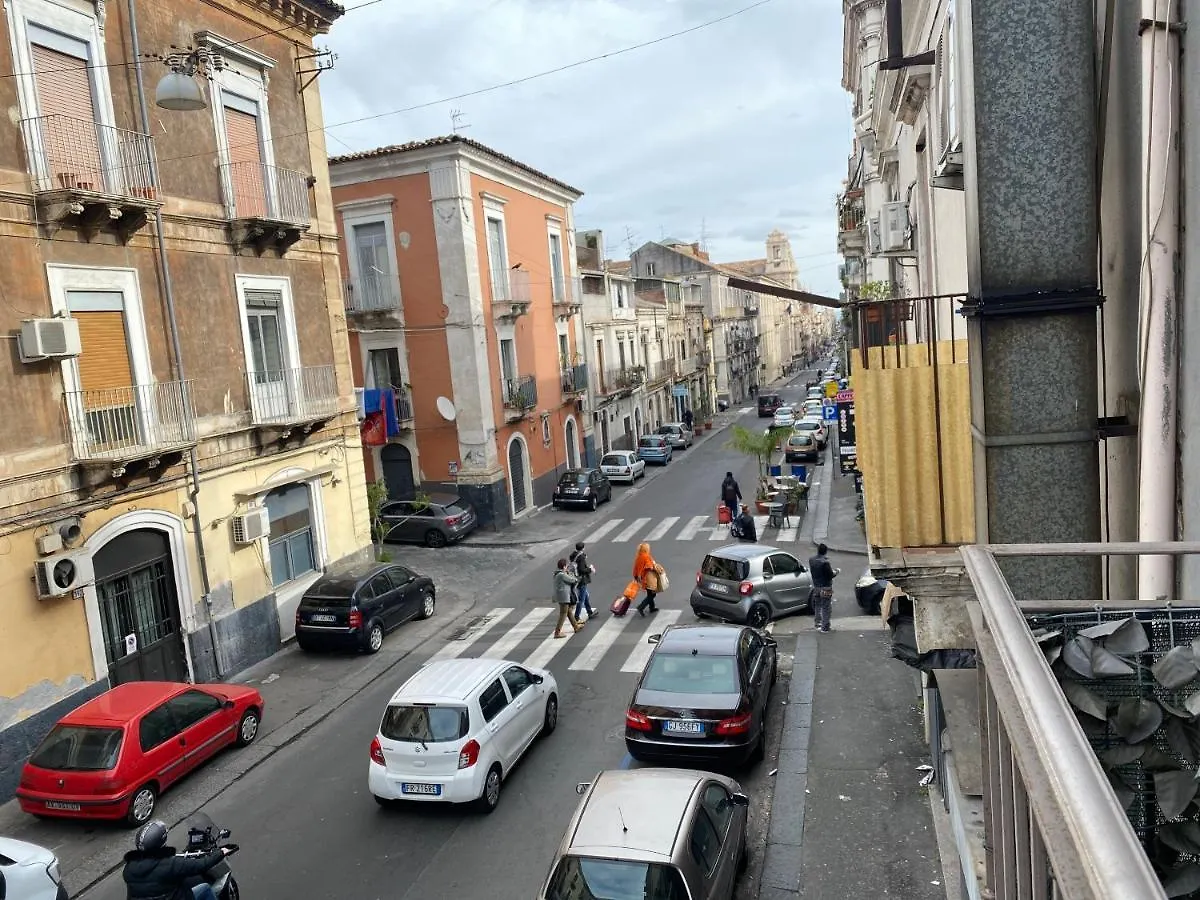The “B” House Apartment Catania