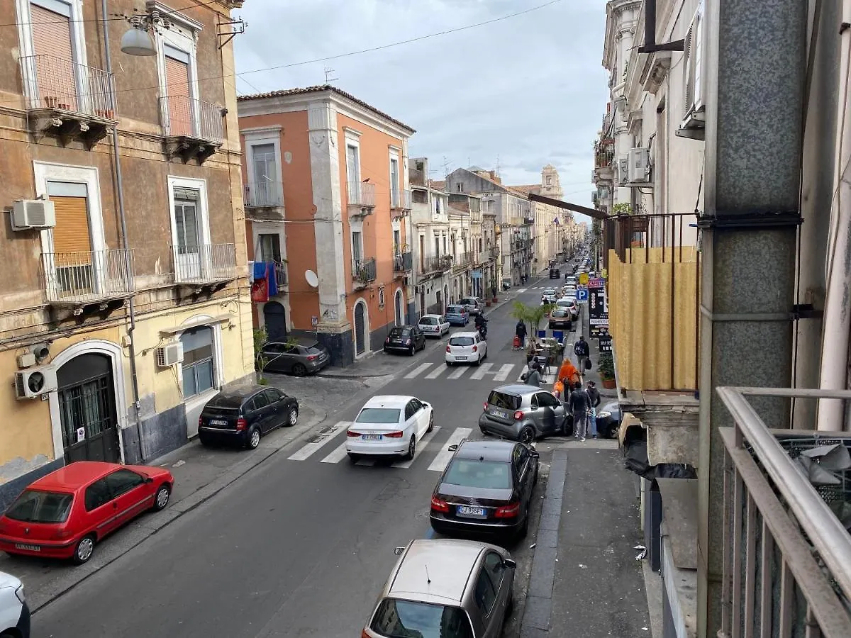 The “B” House Apartment Catania