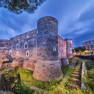 castellano-home-ursino.taorminaitalyhotels.com/